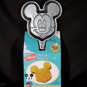 Skillet and Pancake Mix Set